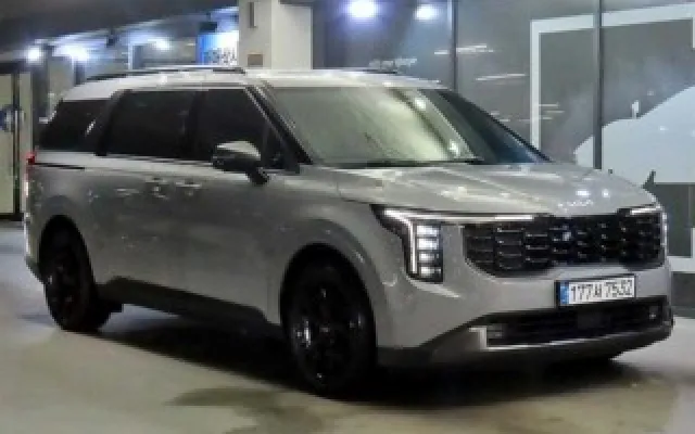 더뉴카니발 중고차 더 뉴 카니발 4세대 가솔린 7인승 그래비티 매물 사진 4 - 2025/04 31,650km